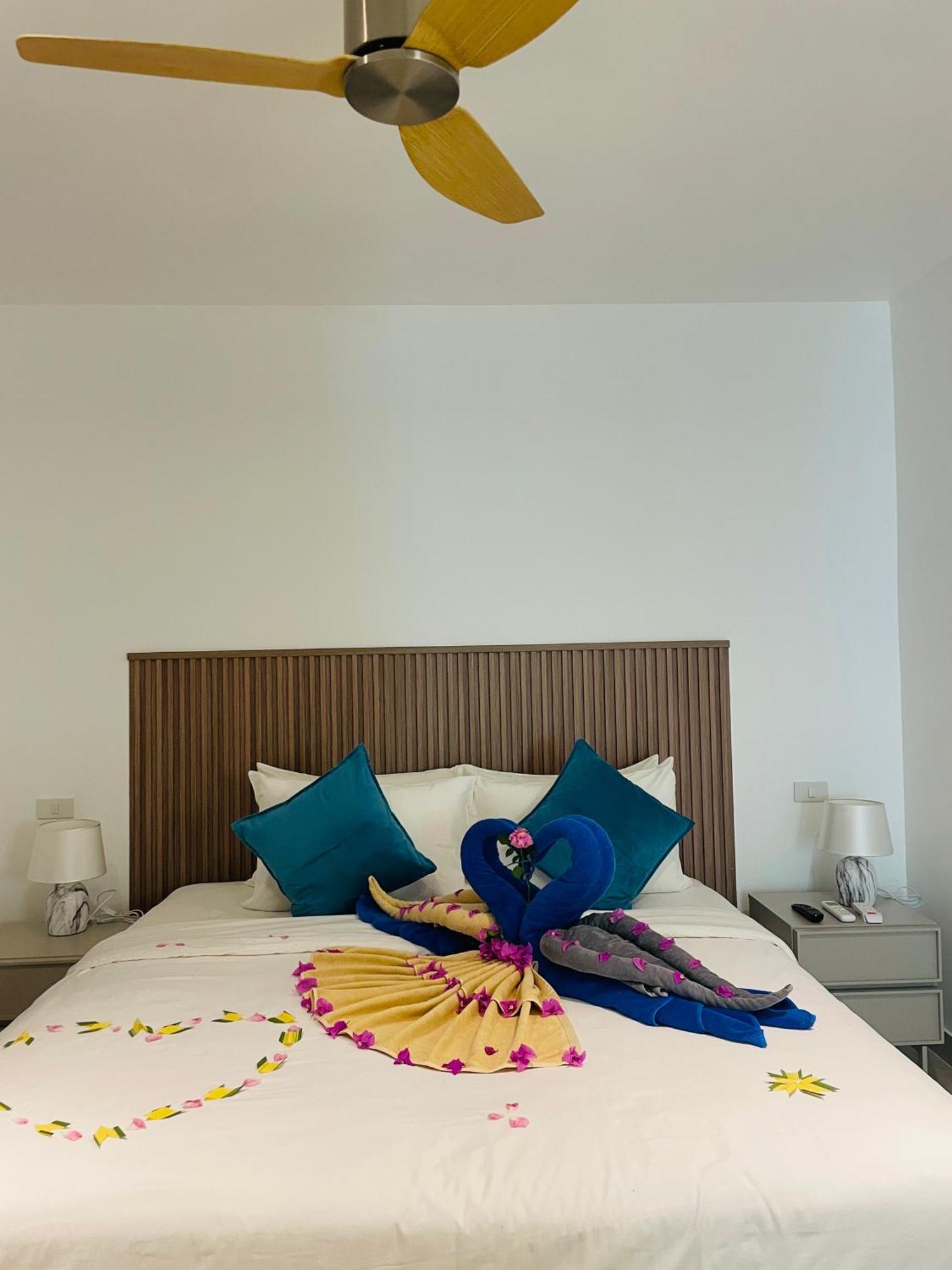 Baan Saint-Tropez Seaview Villas Kata Beach Zewnętrze zdjęcie
