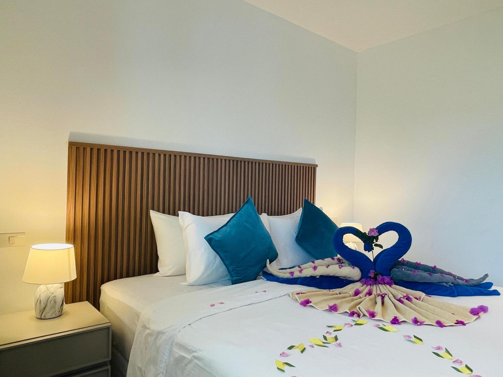 Baan Saint-Tropez Seaview Villas Kata Beach Zewnętrze zdjęcie